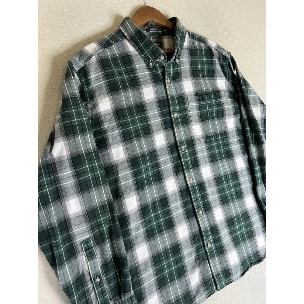 Eddie Bauer Shirt Men's XL Relaxed Fit Green Plaid Button Down Cotton Casual